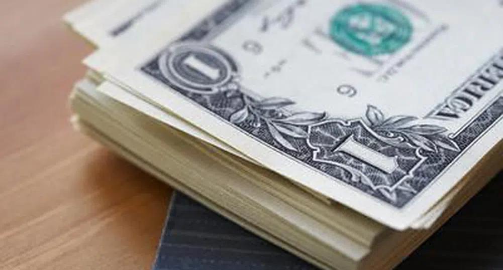Доларът поевтиня след данните от САЩ