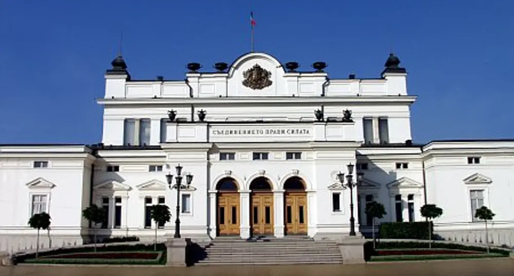 Скандали в парламента: депутатите искат да говорят по-дълго