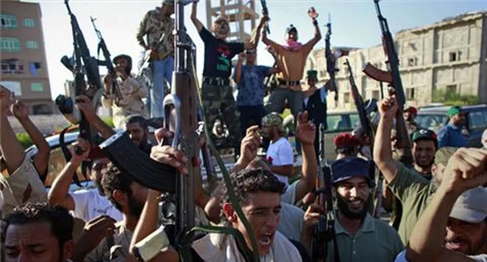 Либия започва да се разцепва