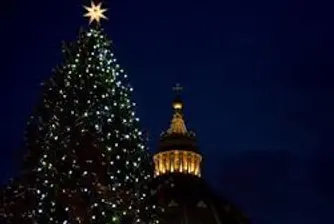 Грейна официалното коледно дърво на католическия свят