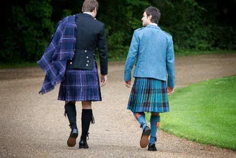 Задължиха шотландците да слагат бельо под полите