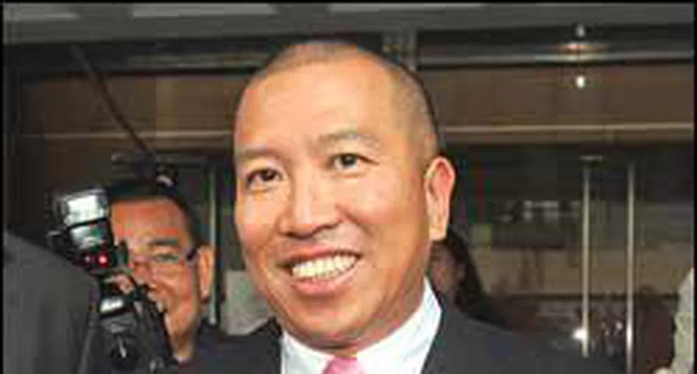 Източиха 800 000 от картата на милионер, той не разбрал