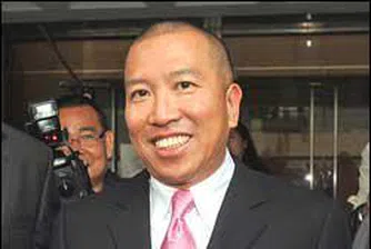 Източиха 800 000 от картата на милионер, той не разбрал