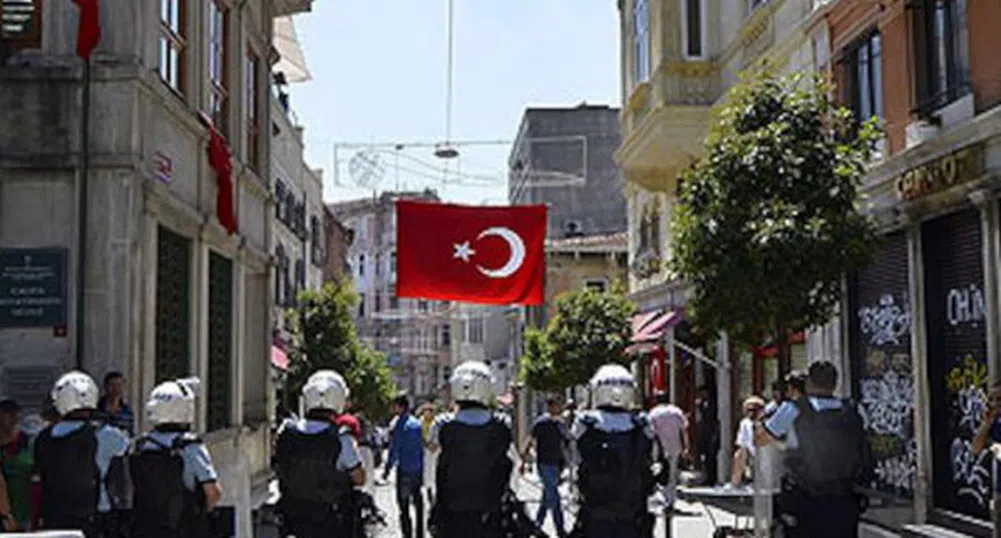 Съд в Истанбул спря плановете на Ердоган за парка ”Гези”