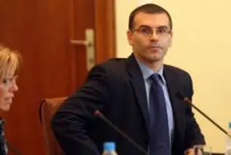 Дянков: Излизаме от кризата без да вдигаме данъците