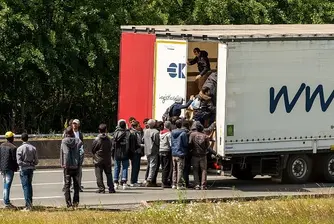 Лондон и Париж поискаха европейска помощ за мигрантите