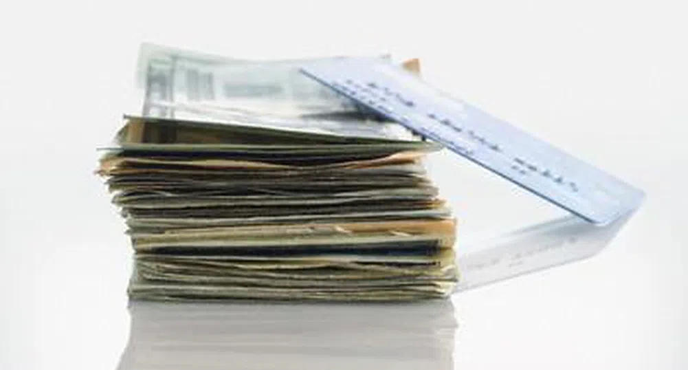 Задържаха фалшификатор на банкови карти