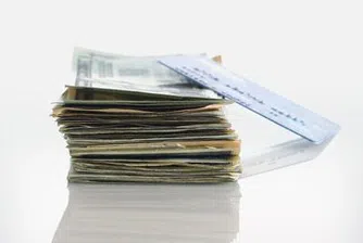 Задържаха фалшификатор на банкови карти