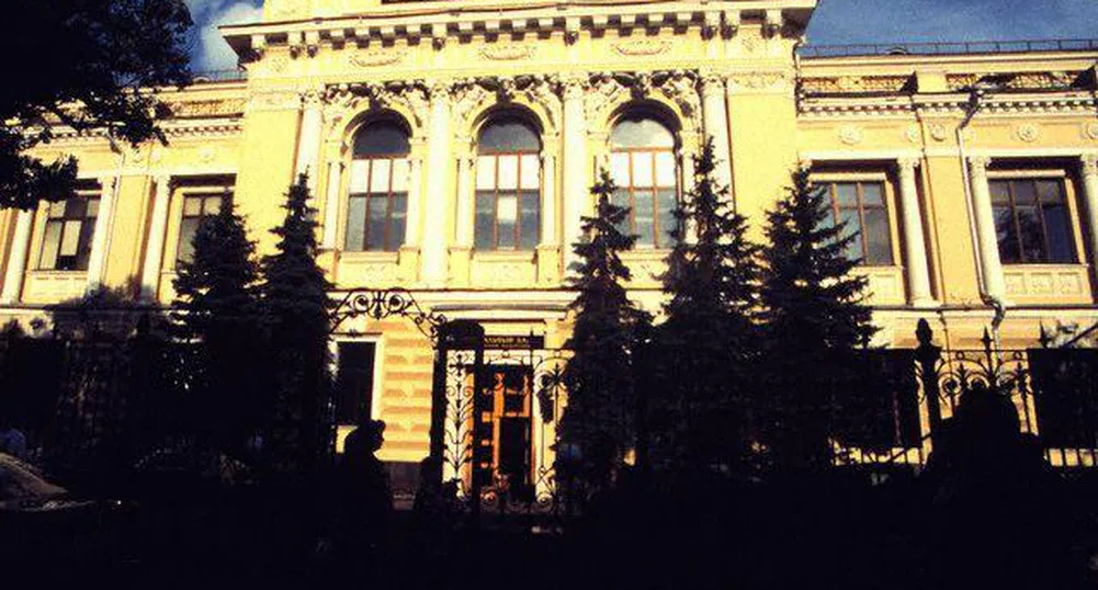 Русия прехвърля част от резервите си в канадски долари