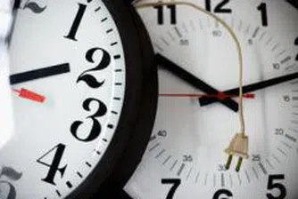 Връщаме часовника с час назад в деня на балотажа