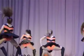 Руски ученички скандализираха с туъркинг танц (видео)