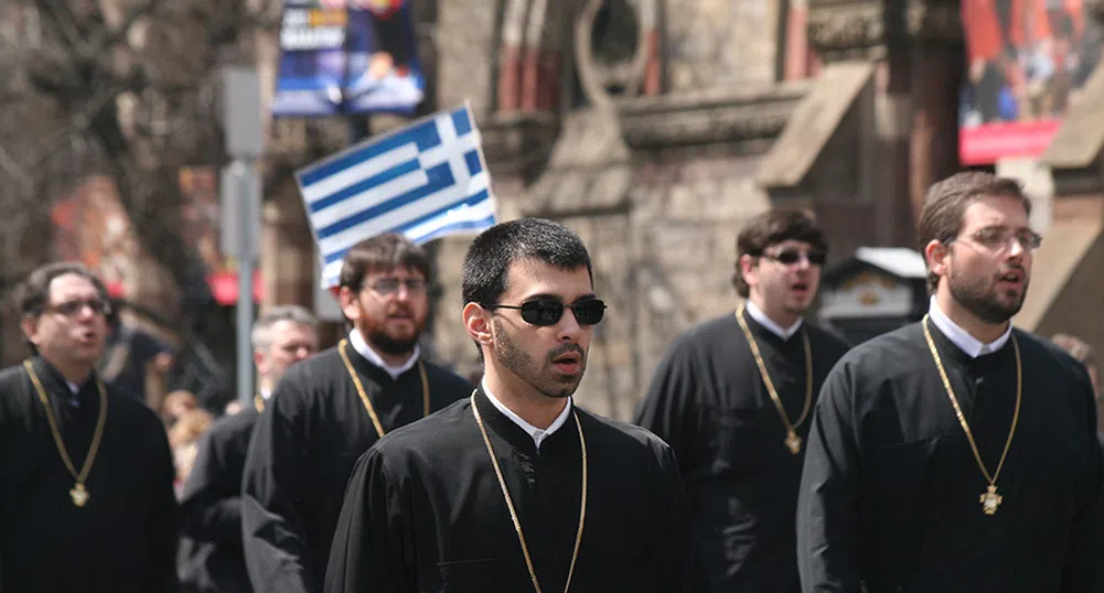 Гръцката църква ще раздава земи на безработните