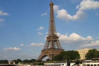 Храм до Айфеловата кула през 2013 г.