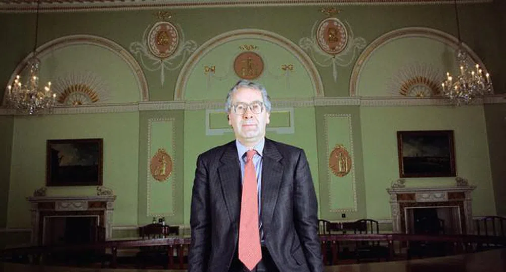 Две големи британски банки били на часове от фалита