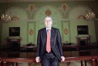 Две големи британски банки били на часове от фалита