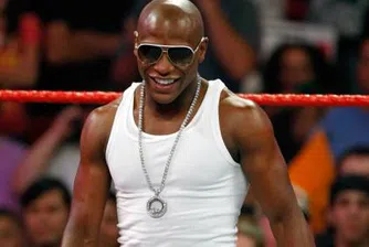 Флойд Мейуeдър спечели половин милион от залог