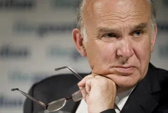 Министър критикува банките и "мошениците"