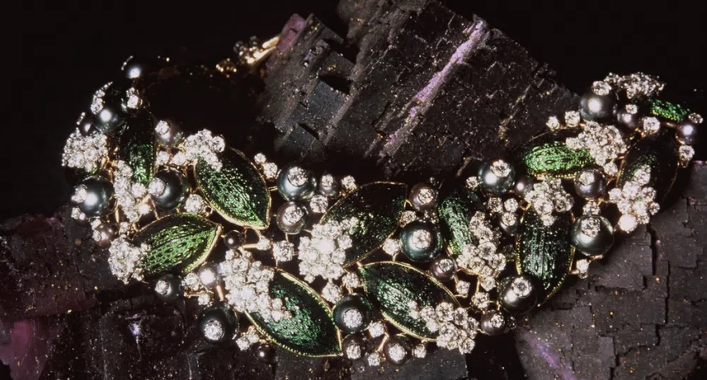 Ювелирният биодизайн