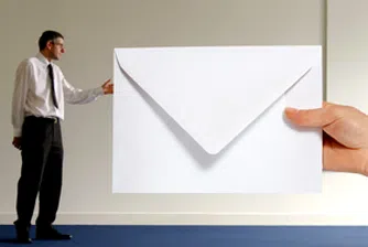 Някой в Германия раздава пликове с по 10 000 евро в брой