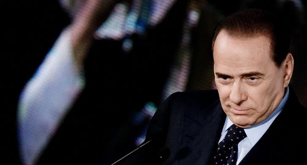 Силвио Берлускони е сгоден за 27-годишната си приятелка