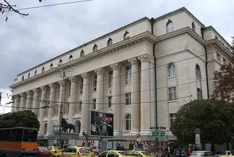 Угасиха пожара срещу Съдебната палата