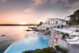 Най-удивителните хотелски басейни