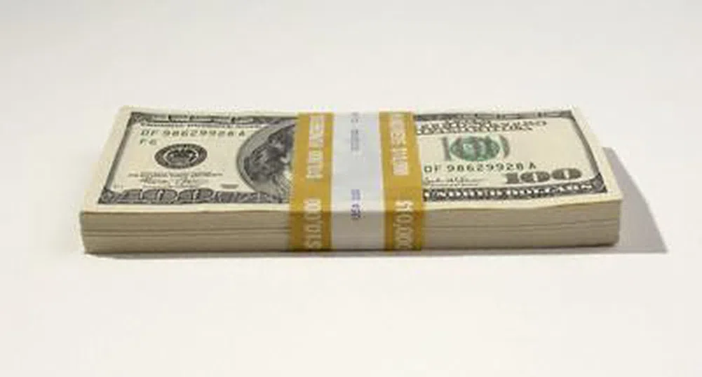 Щатският долар поевтиня срещу високодоходните валути