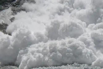 Откриха още 50 трупа под Еверест