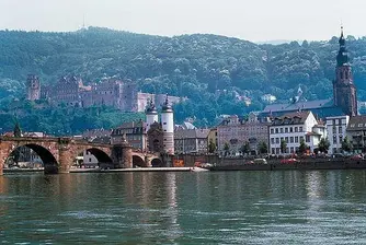 Германия отбелязва обединението си