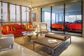 Гаражи високо в небето (видео)