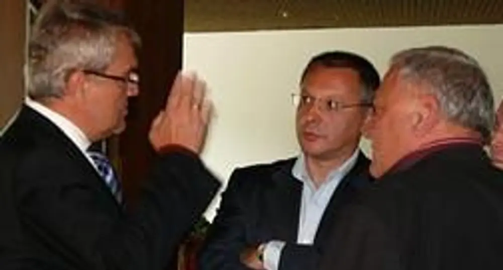 Съветват БСП да си смени диска