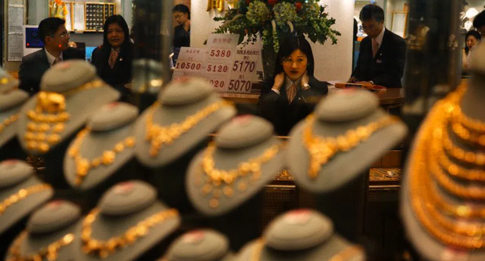 Търсенето на злато в Китай скача с 25% до 1 350 тона през 2017 г.