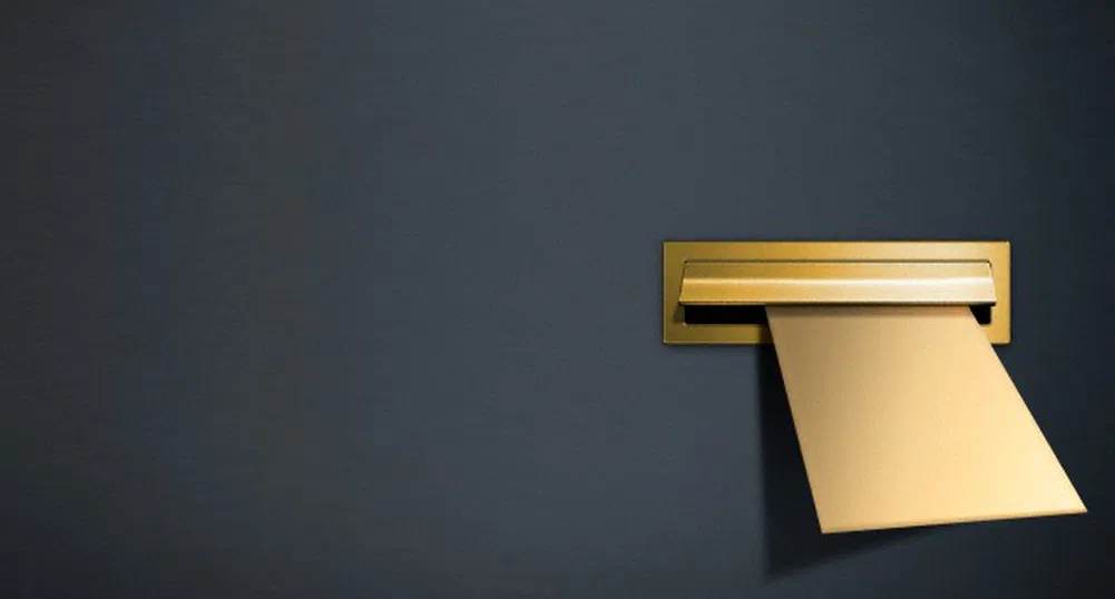 Студент върна грешен чек за 690 млн. долара