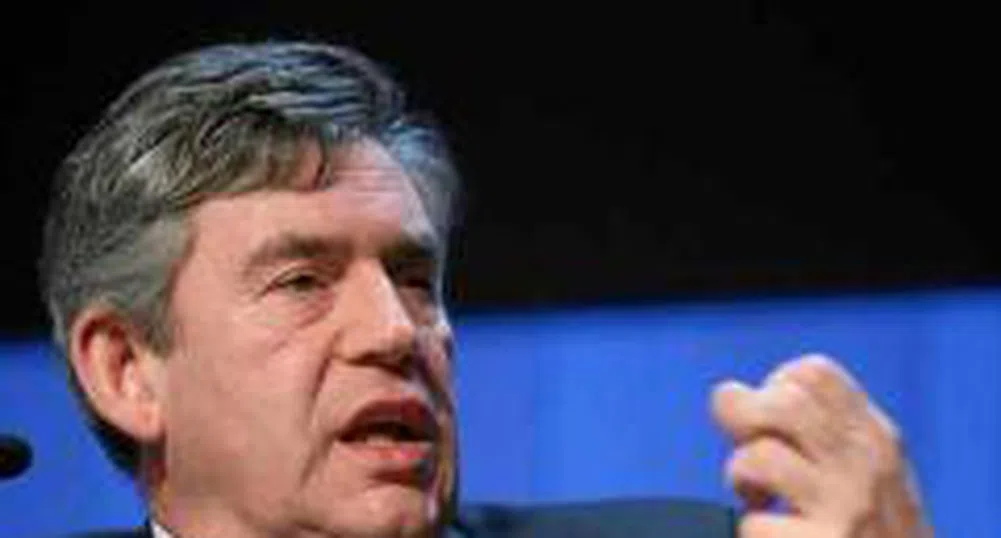 Браун вкарва в закон мерките срещу бонусите на банкерите