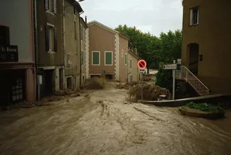 Наводнения в Русия взеха най-малко 53 жертви