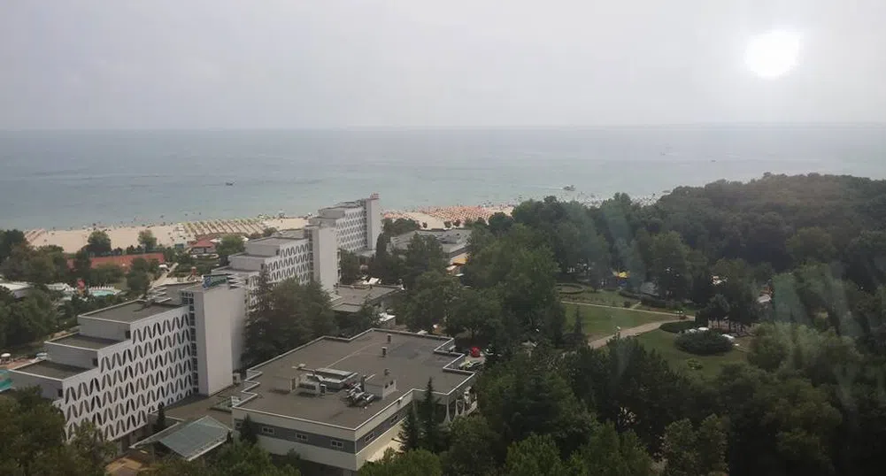 Загубата на Албена за първото полугодие нараства
