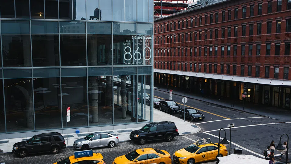 Уолстрийт купува все по-малко жилища, разпродажби няма