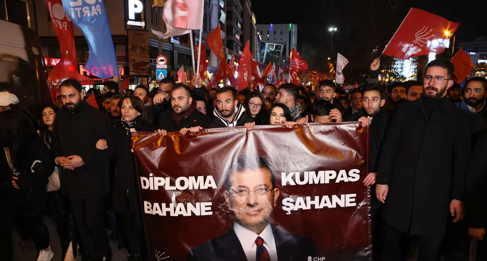 Арести, протести, икономика: Репресиите на Ердоган гонят инвеститорите от Турция