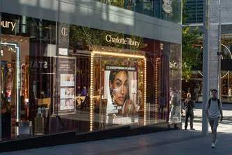 Козметичният гигант Estee Lauder преговаря за сливане с испанската Puig