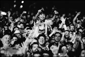 От Oasis до Bad Bunny: Как колаборациите се превръщат в нов двигател на растежа на Adidas