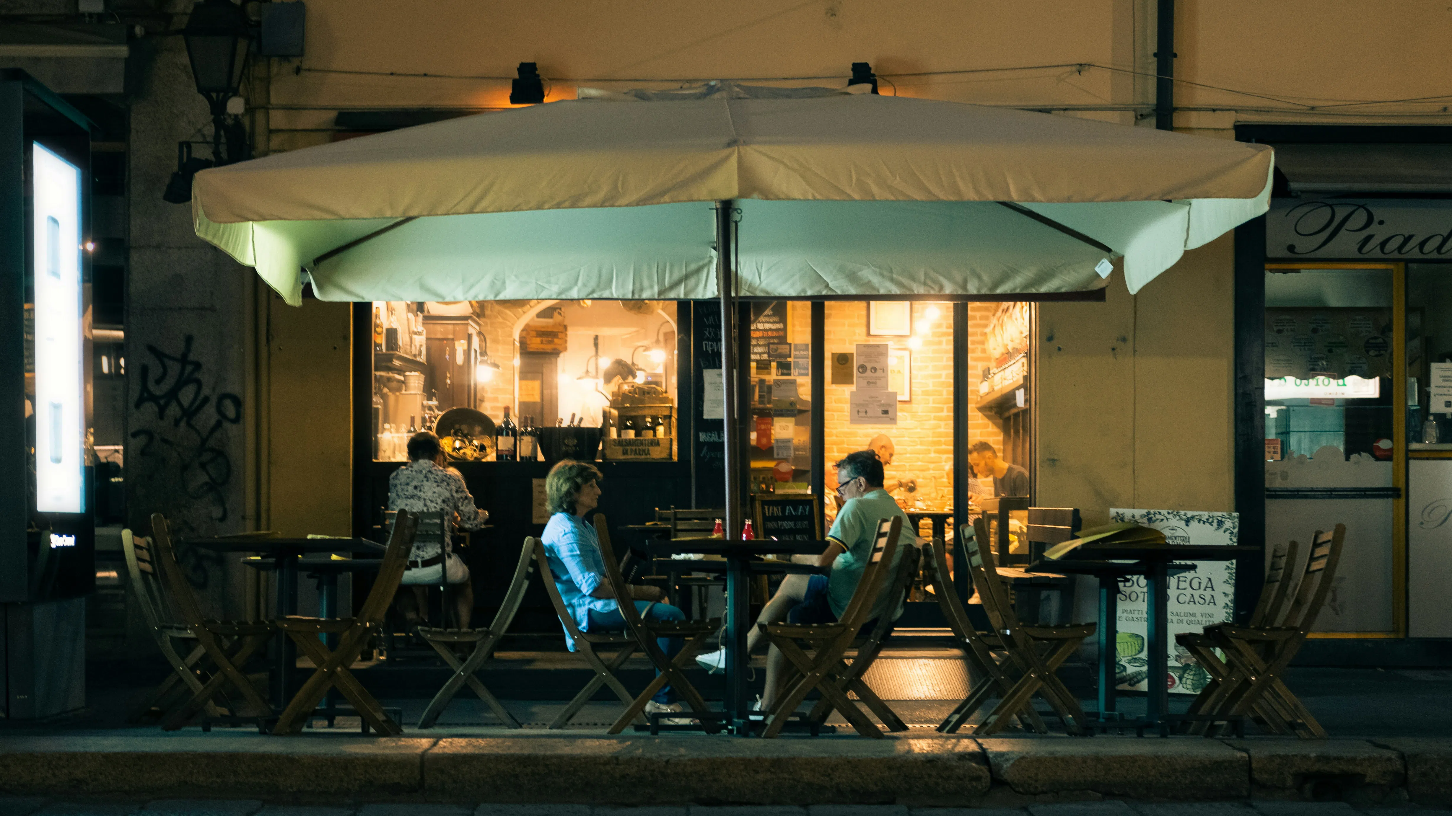 Без късни удоволствия: Милано иска забрана на пицата и сладоледа след полунощ