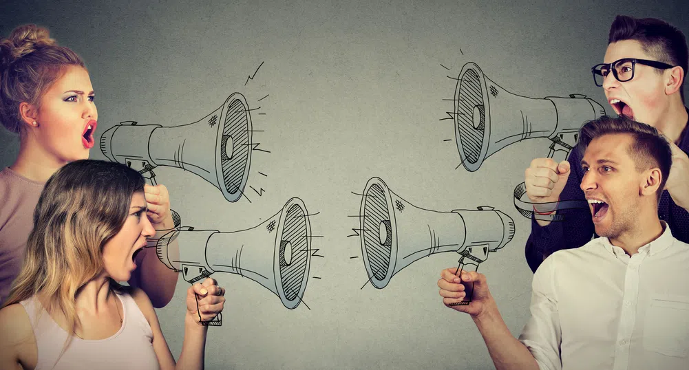 Хибридната работа затруднява управлението на конфликти. 3 съвета как да се справите с това