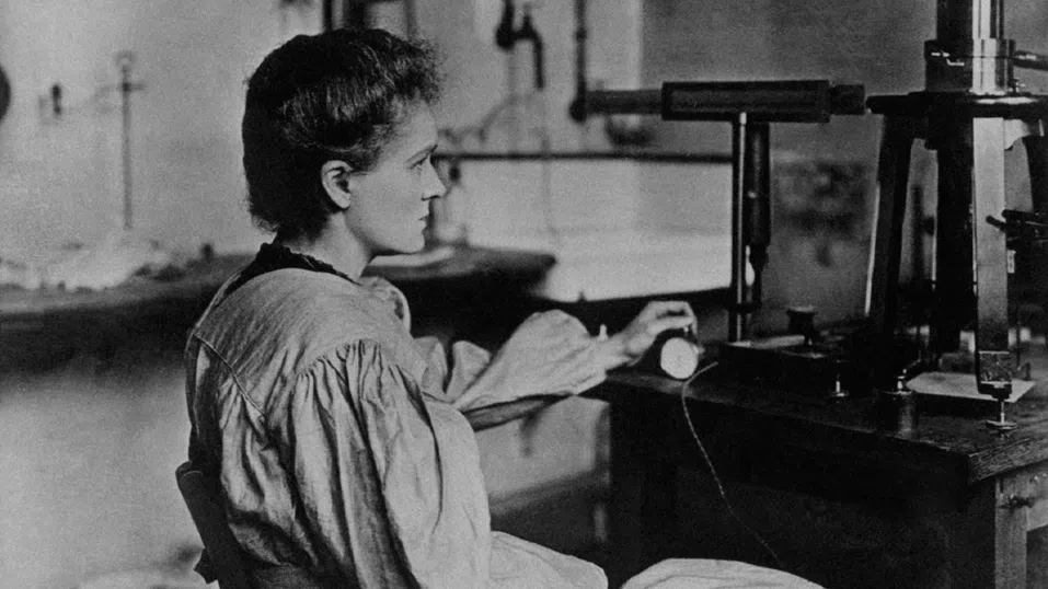 Защо идеята Мария Кюри да бъде на новите евробанкноти разпали стар полски гняв