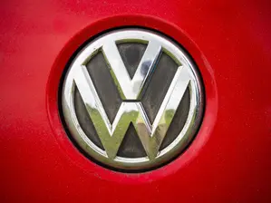 Volkswagen се отказа от ръст през 2026 г. след по-слаба печалба