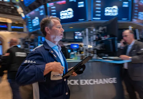 Златото и глобалните индекси възстановяват позиции след сигнали за деескалация в Близкия изток