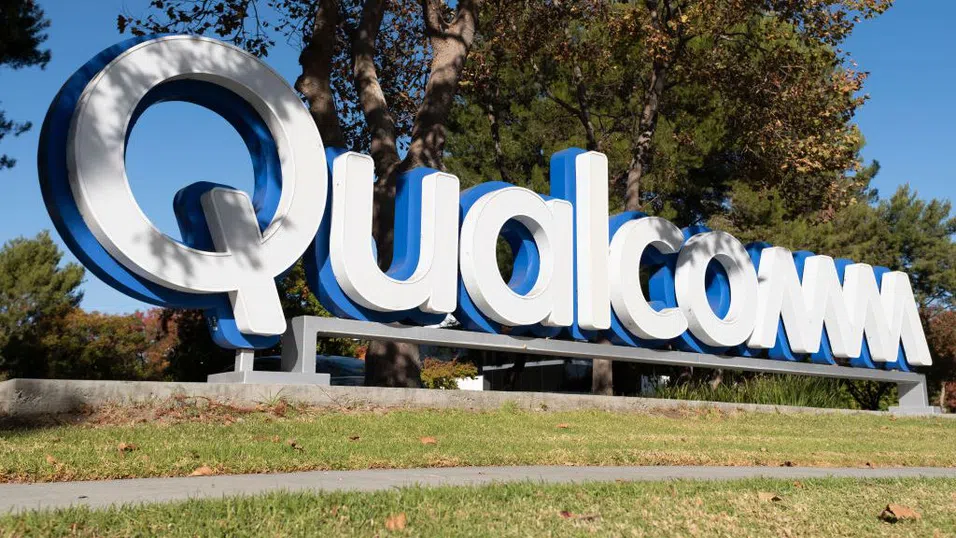 Arm анулира лиценза на Qualcomm за използване на нейния дизайн на чипове