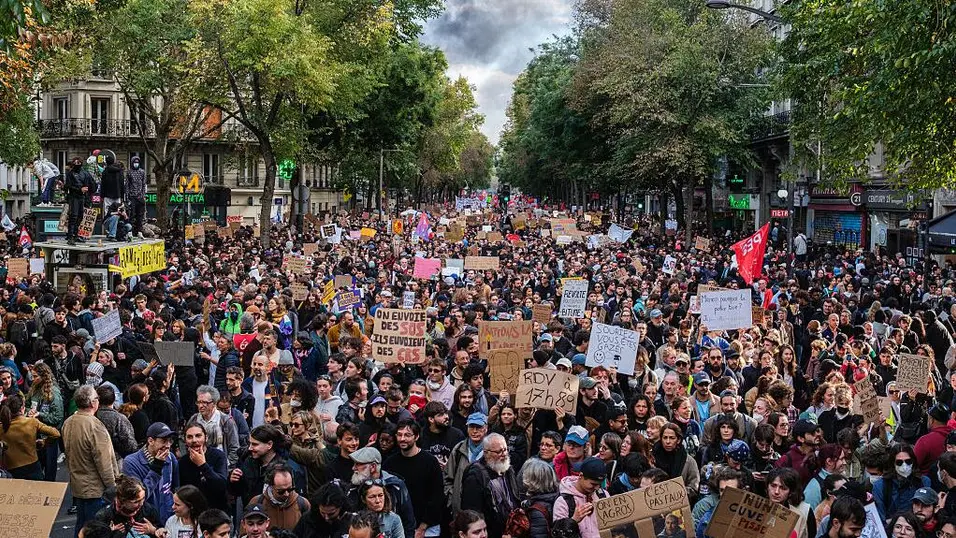 Над 400 000 души протестираха във Франция. Демонстрациите преминаха сравнително спокойно, но не и без сблъсъци