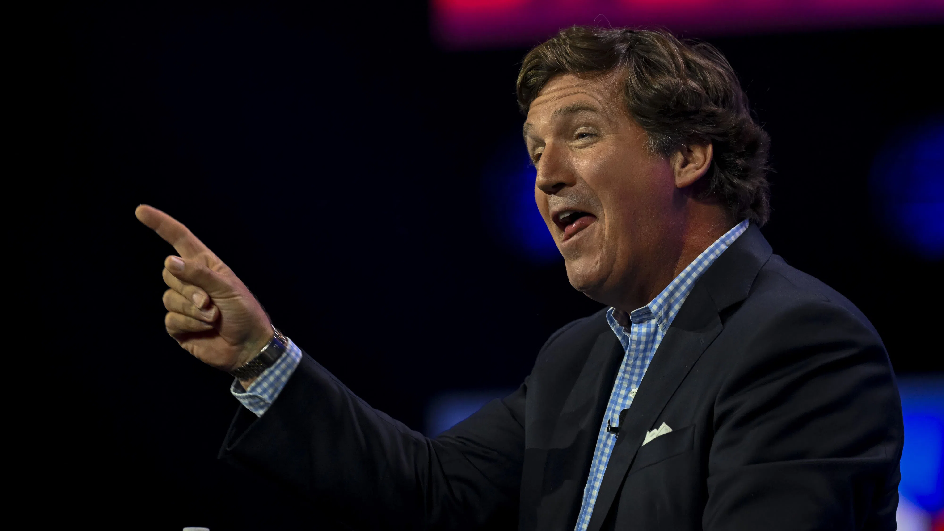 Тъкър Карлсън се включва в златната треска