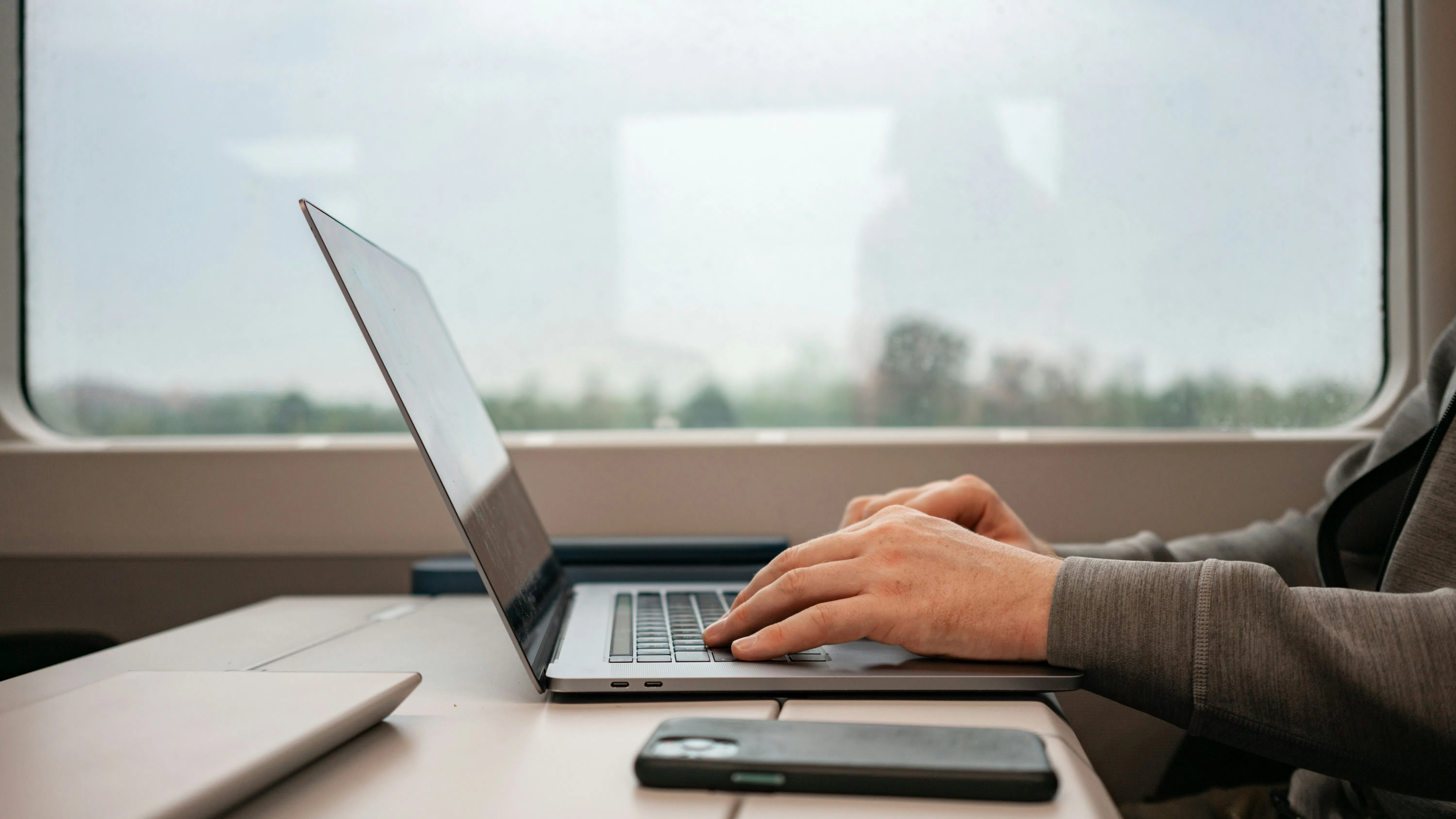 Средствата за командировка с нощуване в страната да станат 22 евро, предвижда Проект на Постановление