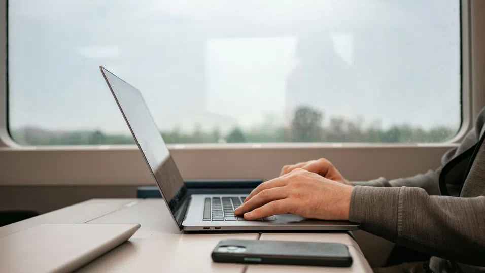 Средствата за командировка с нощуване в страната да станат 22 евро, предвижда Проект на Постановление на МС